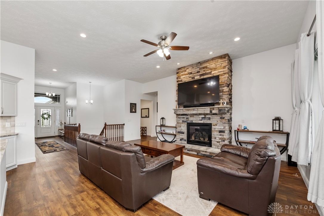 1691 Sunset Creek Court, Bellbrook, Ohio image 7