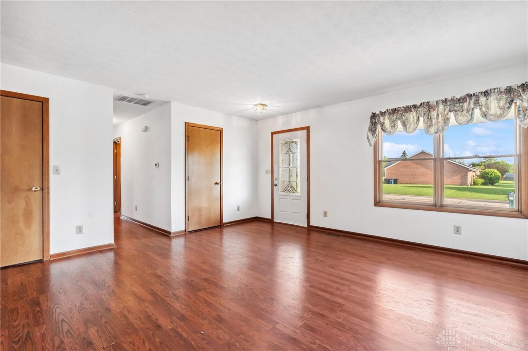 1400 Woodside Drive, Wilmington, Ohio image 7