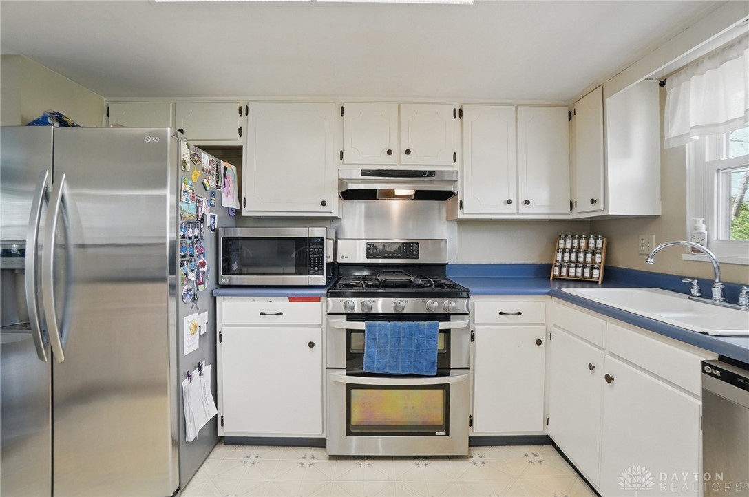4927 Pepperwood Drive, Dayton, Ohio image 11