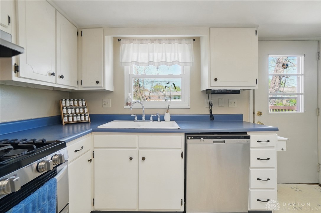 4927 Pepperwood Drive, Dayton, Ohio image 10