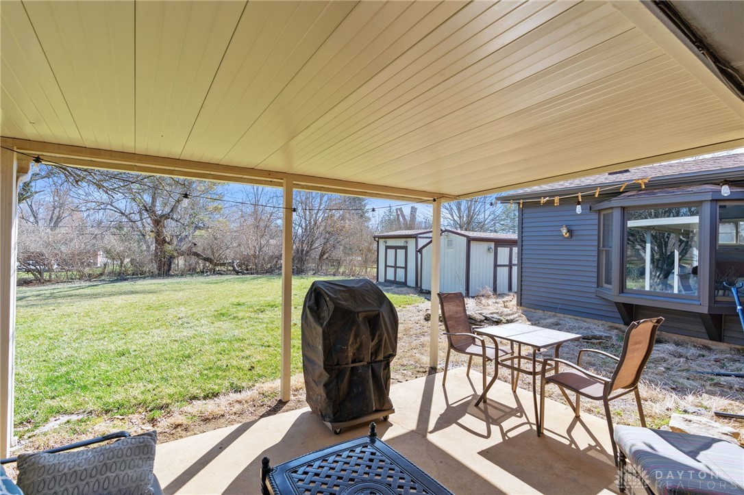 2114 Clearview Drive, Bellbrook, Ohio image 43