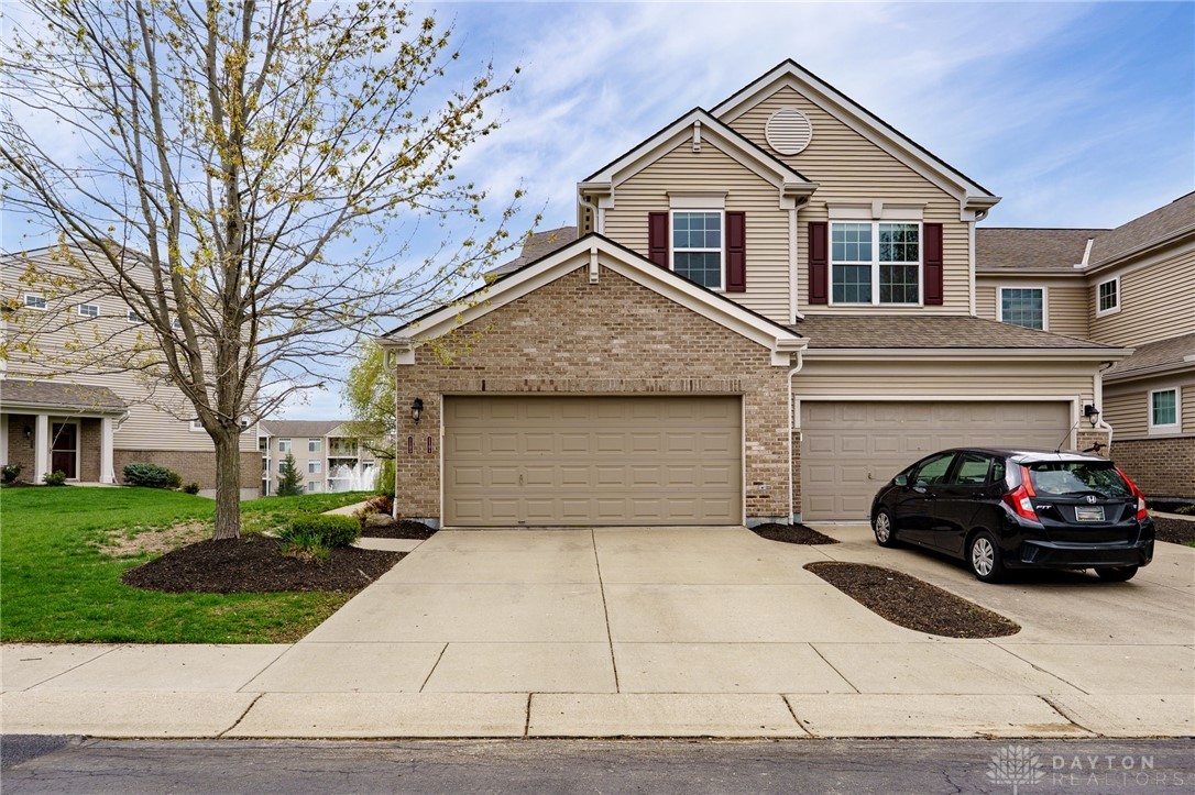 1103 Heritage Green Drive, Monroe, Ohio image 1