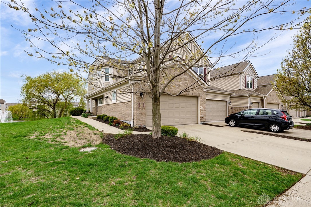 1103 Heritage Green Drive, Monroe, Ohio image 3