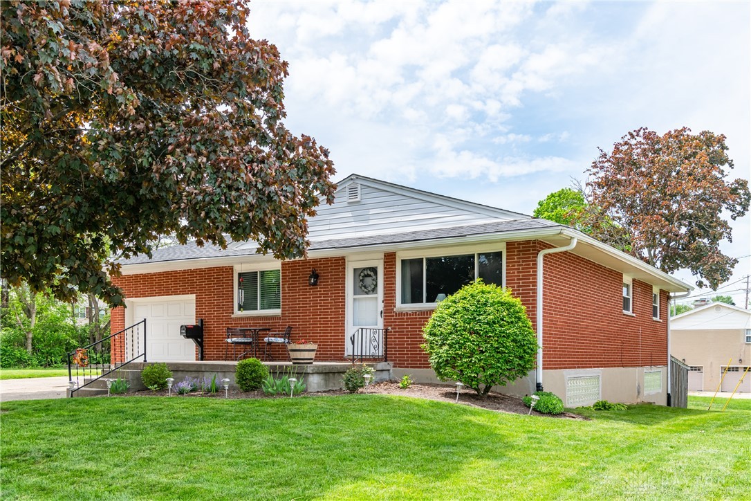 913 Thelma Drive, Miamisburg, Ohio image 2