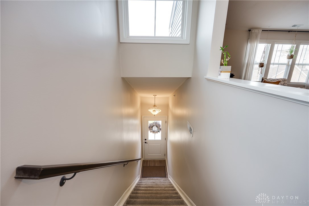 60 Old Pond Road, Springboro, Ohio image 4