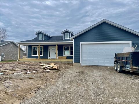 Photo of 596 Skodborg Drive, Eaton, OH 45320 (MLS # 957942)