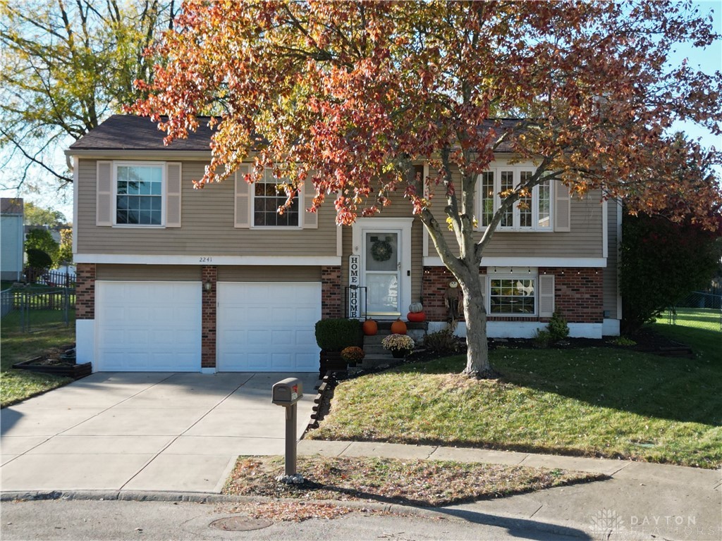 2241 English Oak Court, Miamisburg, Ohio image 1