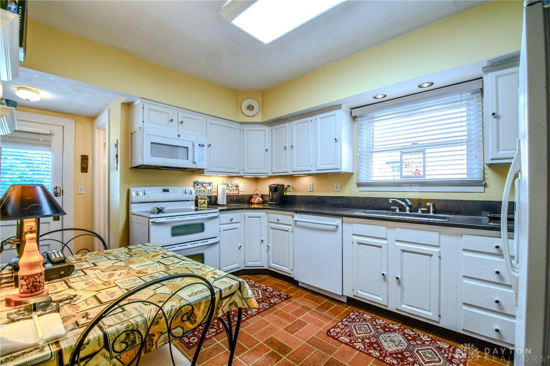 239 Forrer Boulevard, Oakwood, Ohio image 15