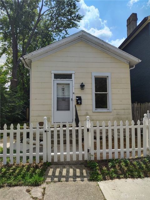 Photo of 10 Centre Street, Dayton, OH 45403 (MLS # 948808)