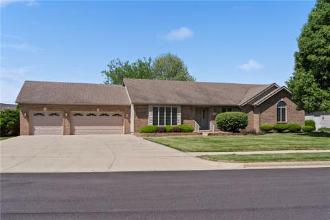 Homes For Sale - 525 Burdick Drive<br/> Washington Court House, OH 43160