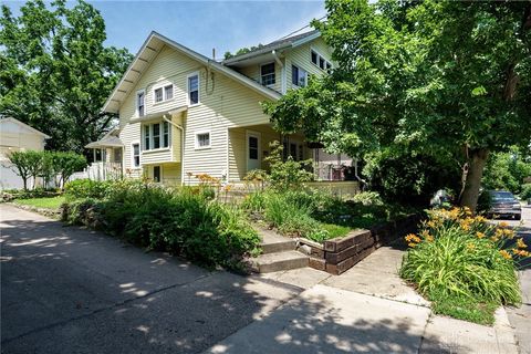 Photo of 25 Laura Avenue, Dayton, OH 45405 (MLS # 951303)