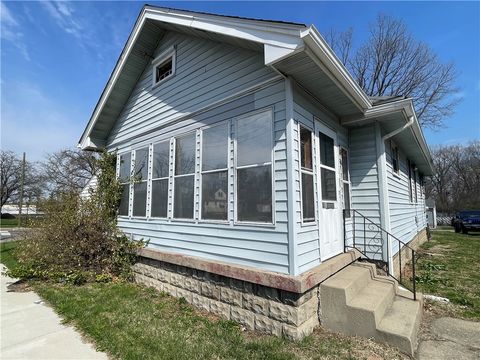 Photo of 816 N Gettysburg Avenue, Dayton, OH 45417 (MLS # 954761)