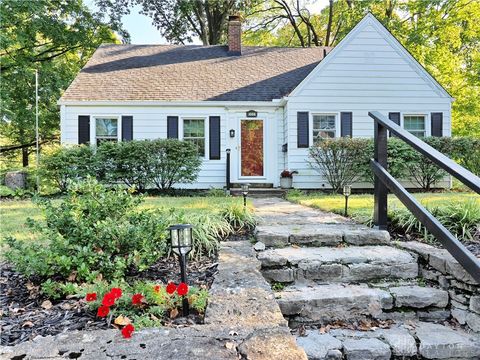 Photo of 1554 Crescent Boulevard, Dayton, OH 45409 (MLS # 946382)