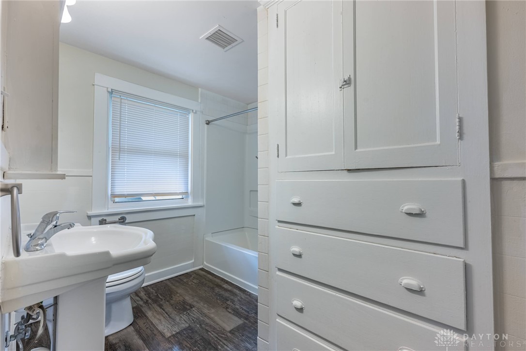 Dayton, Ohio 45405, United States, 3 Bedrooms Bedrooms, ,1 BathroomBathrooms,Residential,Active,238144