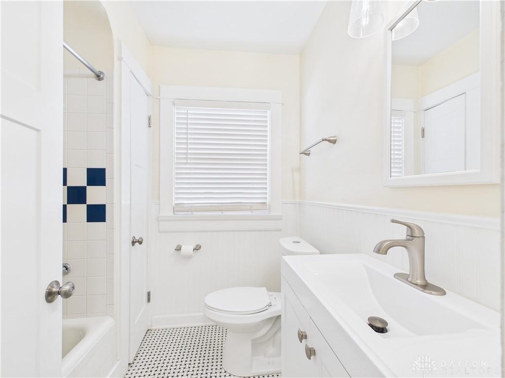 Moraine, Ohio 45439, United States, 2 Bedrooms Bedrooms, ,1 BathroomBathrooms,Residential,Active,215939