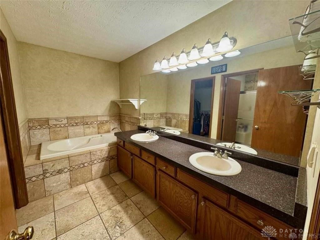 2253 Four Seasons Trail, Miamisburg, Ohio image 19