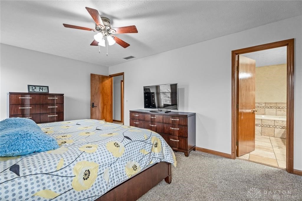 2253 Four Seasons Trail, Miamisburg, Ohio image 17