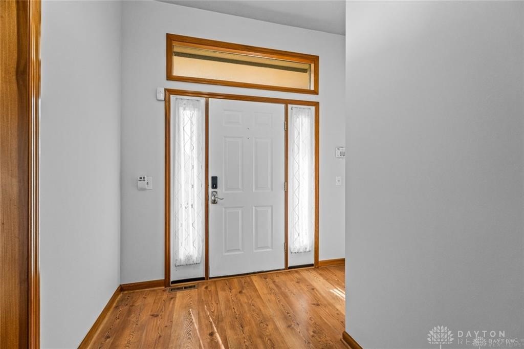 2253 Four Seasons Trail, Miamisburg, Ohio image 5