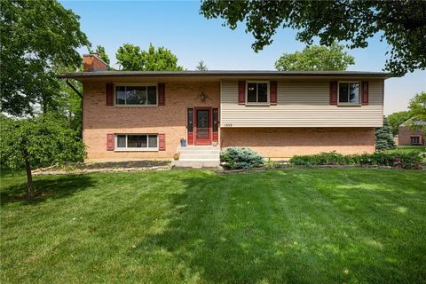 Photo of 1353 S Elm Street, West Carrollton, OH 45449 (MLS # 959274)