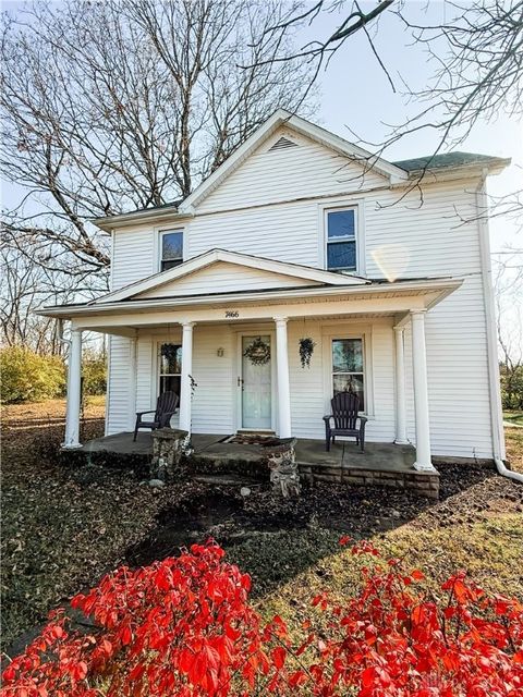 Photo of 7466 Dayton Liberty Road, Dayton, OH 45417 (MLS # 947625)