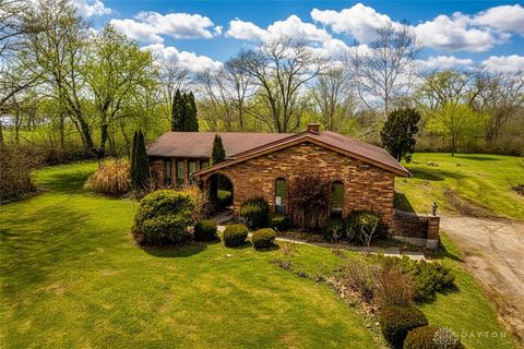 Photo of 499 Cochran Road, Hamilton, OH 45013 (MLS # 952398)