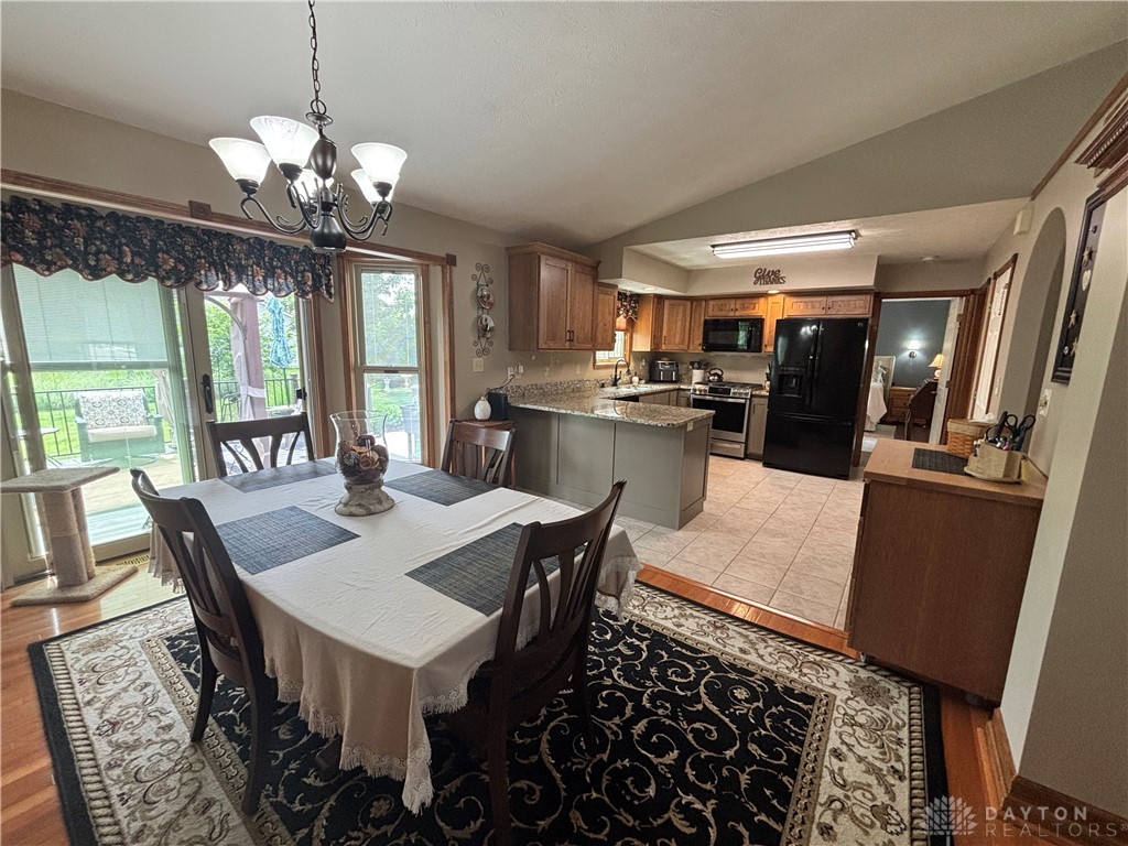 95 Fox Harbor Drive, Troy, Ohio image 9