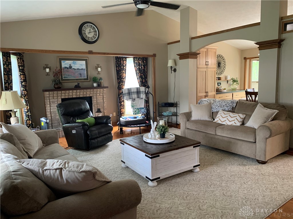 95 Fox Harbor Drive, Troy, Ohio image 3