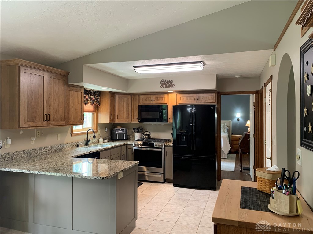 95 Fox Harbor Drive, Troy, Ohio image 13