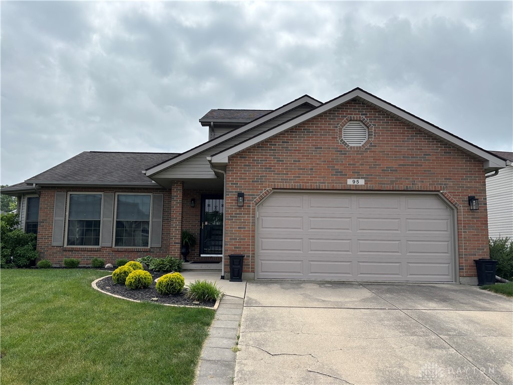 95 Fox Harbor Drive, Troy, Ohio image 1