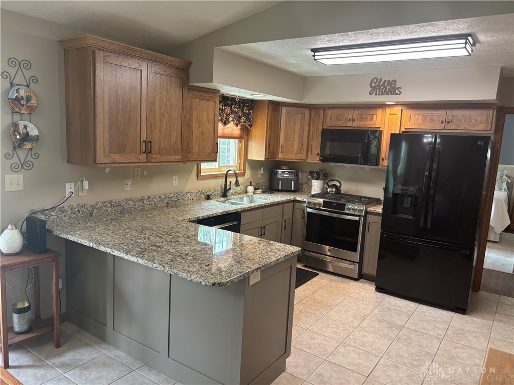 95 Fox Harbor Drive, Troy, Ohio image 11