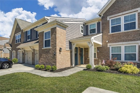 Homes For Sale - 136 Waterhaven Way<br/> Springboro, OH 45066