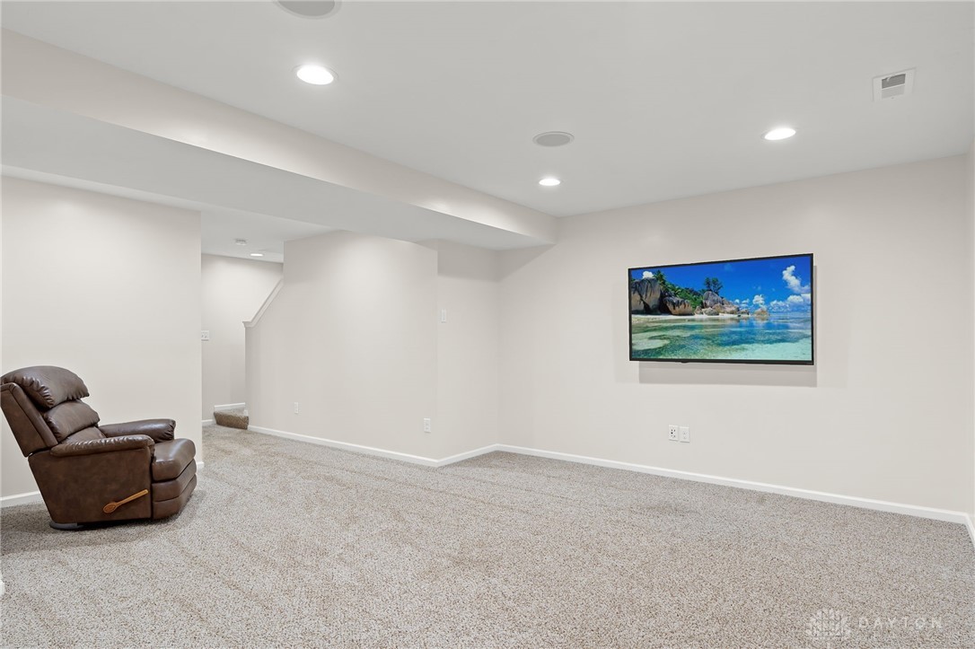 62 Cascade Drive, Fairborn, Ohio image 32