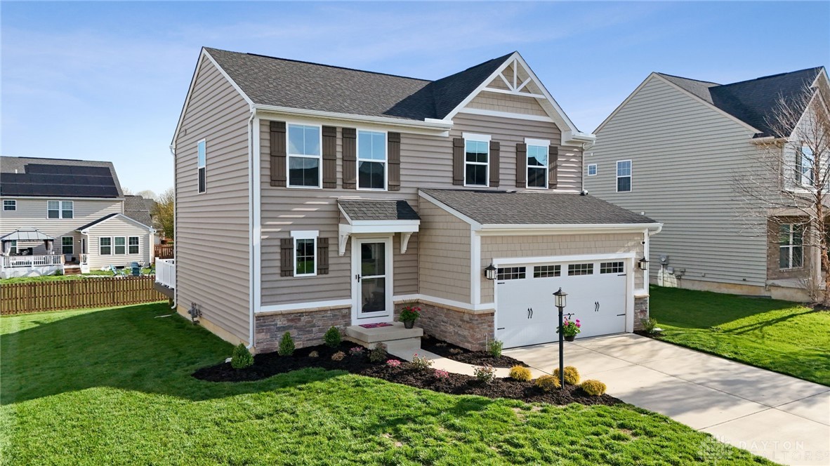 62 Cascade Drive, Fairborn, Ohio image 2
