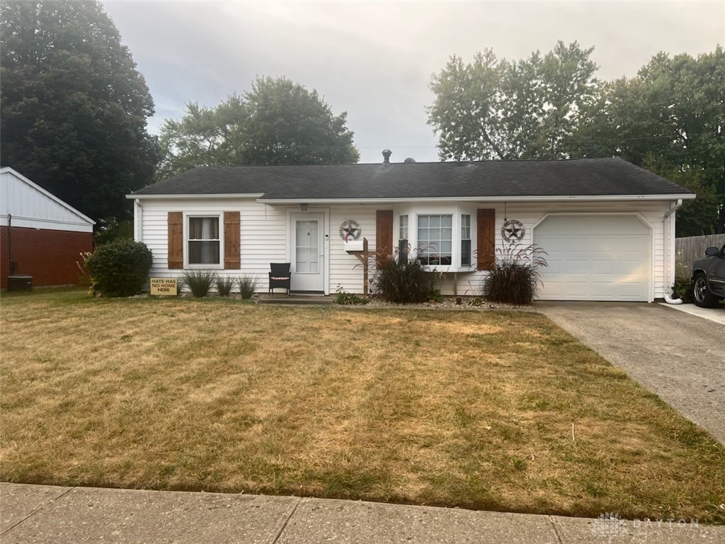 131 Corlington Drive, Springfield, Ohio image 2