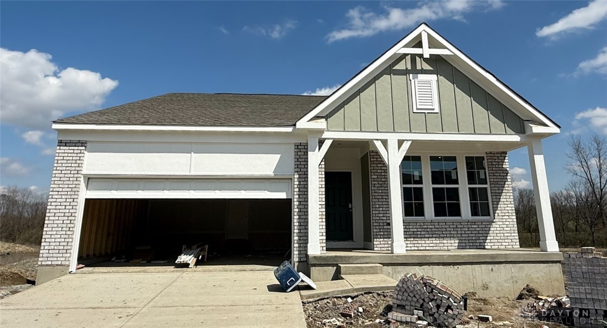 1233 Heathgate Way, Fairborn, Ohio image 1