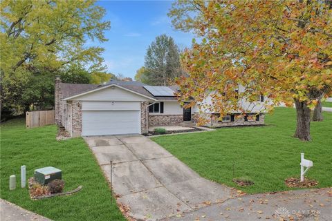 Photo of 2 Edam Court, Liberty Twp, OH 45044 (MLS # 949463)