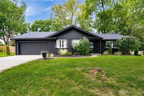 Photo of 2313 Glenheath Drive, Dayton, OH 45440 (MLS # 943223)