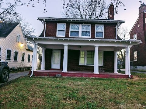 Photo of 38 Pinehurst Avenue, Dayton, OH 45405 (MLS # 930962)