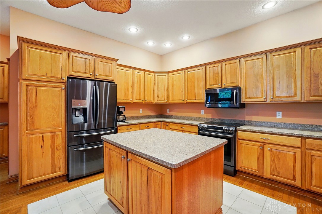 1092 George Allen Drive, South Vienna, Ohio image 28