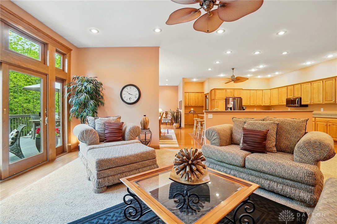 1092 George Allen Drive, South Vienna, Ohio image 17