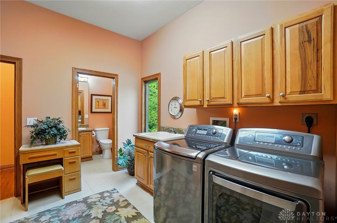 1092 George Allen Drive, South Vienna, Ohio image 30
