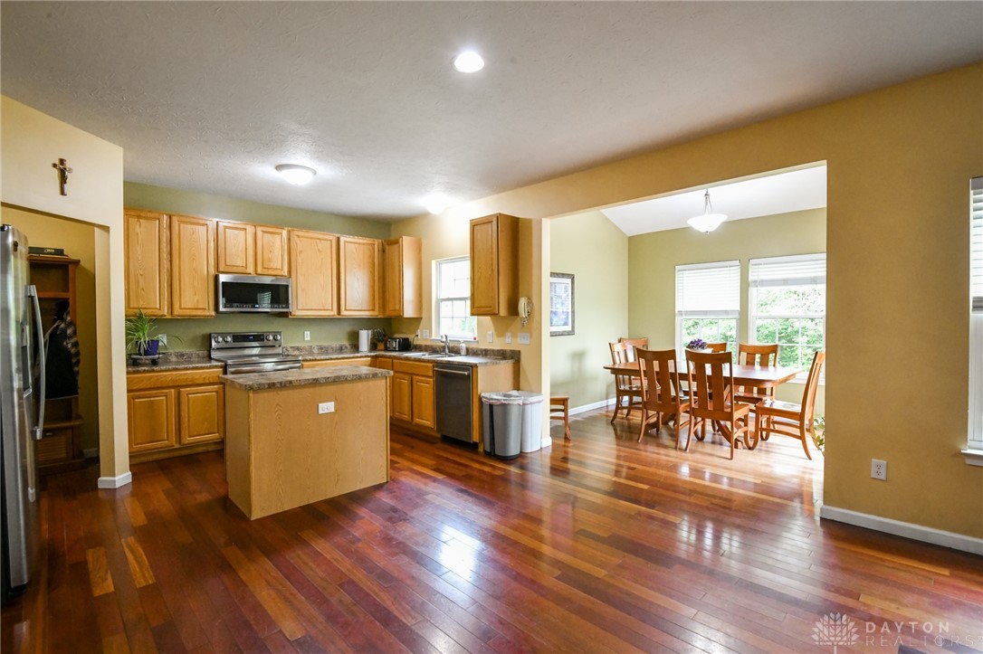 Liberty Twp, Ohio 45011, United States, 4 Bedrooms Bedrooms, ,3 BathroomsBathrooms,Residential,Pending,129682