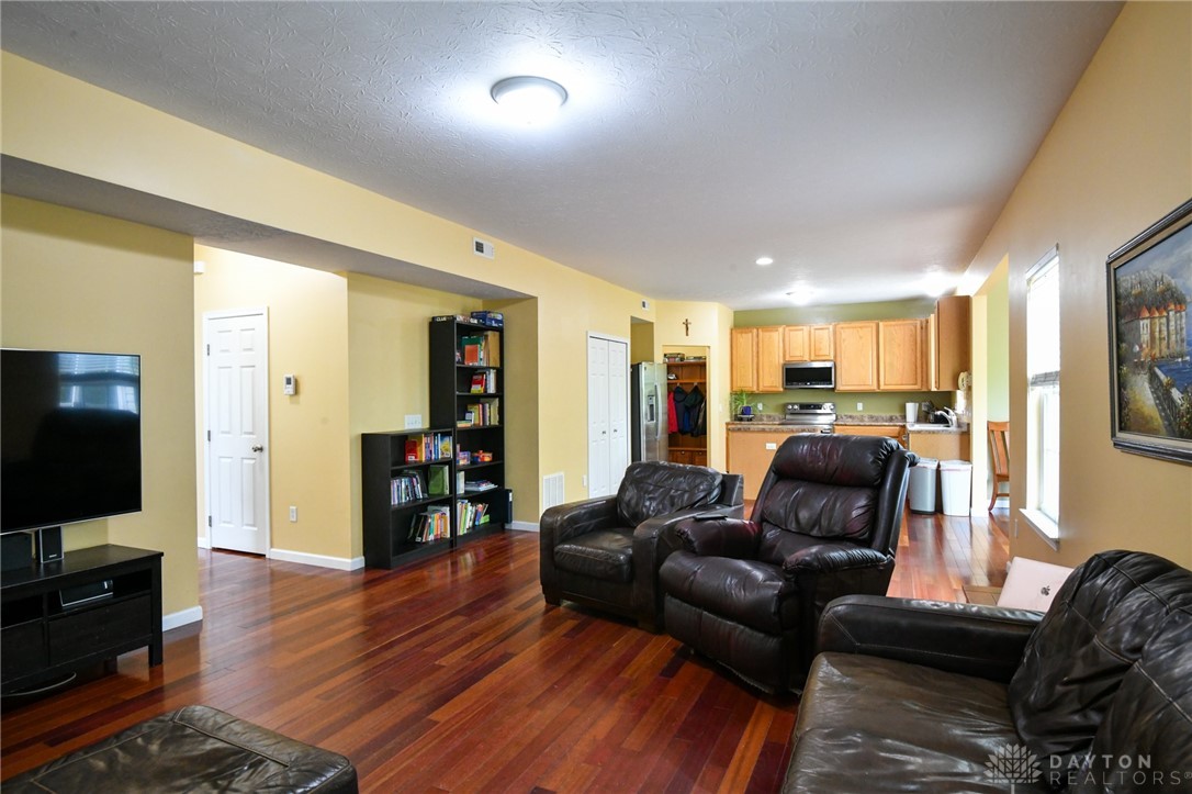 Liberty Twp, Ohio 45011, United States, 4 Bedrooms Bedrooms, ,3 BathroomsBathrooms,Residential,Pending,129682