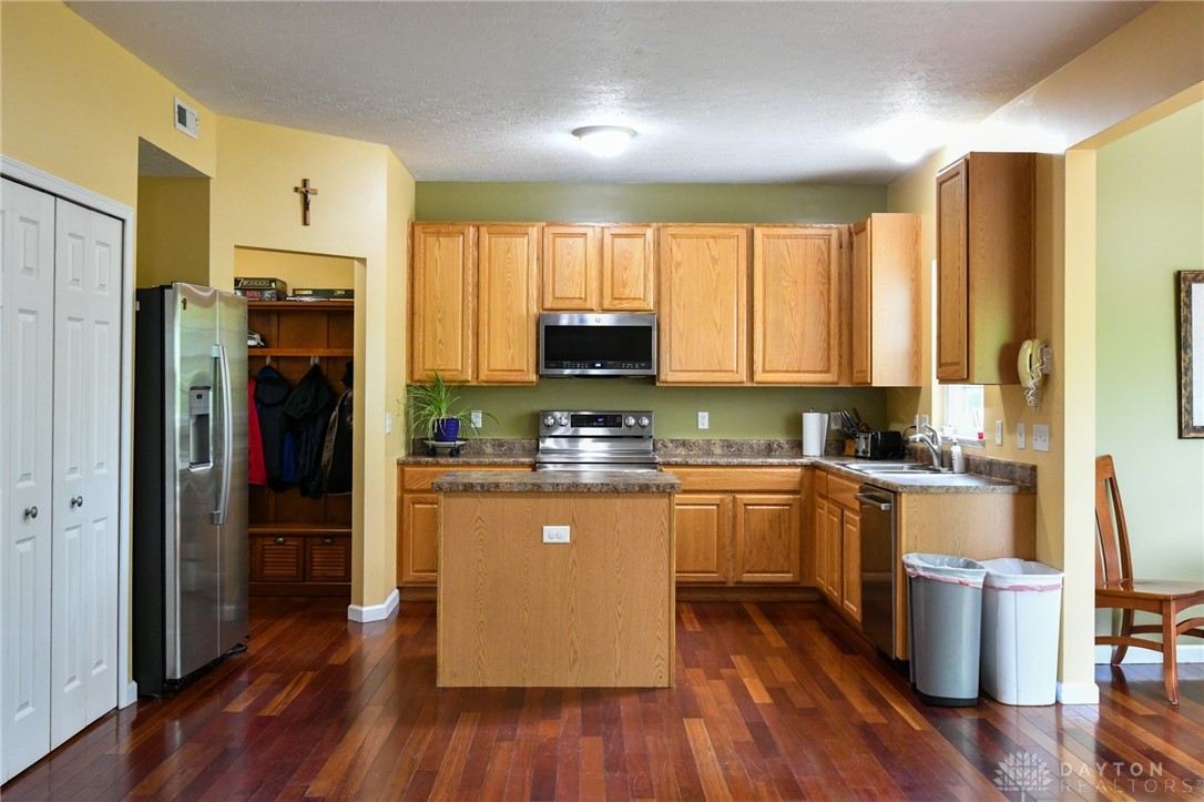 Liberty Twp, Ohio 45011, United States, 4 Bedrooms Bedrooms, ,3 BathroomsBathrooms,Residential,Pending,129682