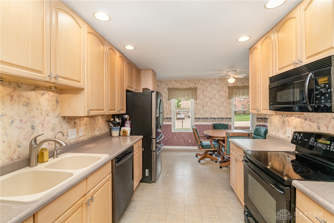 6179 Stonehill Drive, Fairfield, Ohio image 9
