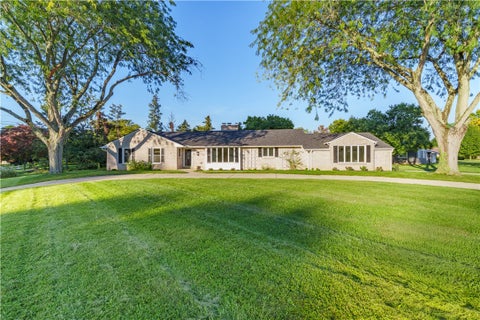 Photo of 1602 Beck Dr. Drive, Sidney, OH 45365 (MLS # 970577)