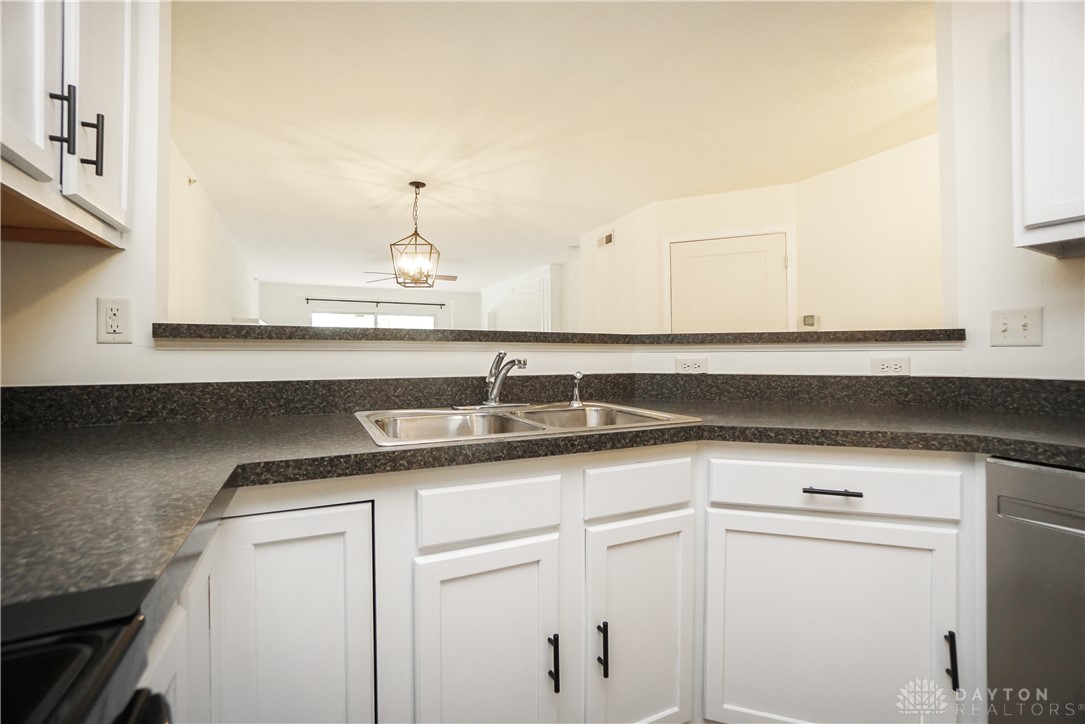 1492 Shadowood Trail, Maineville, Ohio image 13