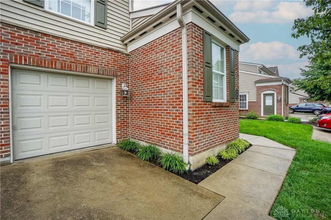 1492 Shadowood Trail, Maineville, Ohio image 2
