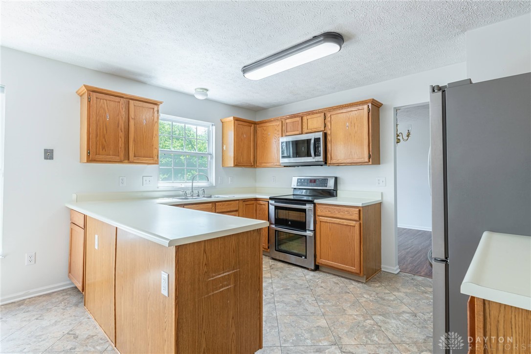 Miamisburg, Ohio 45342, United States, 4 Bedrooms Bedrooms, ,3 BathroomsBathrooms,Residential,Active,3932