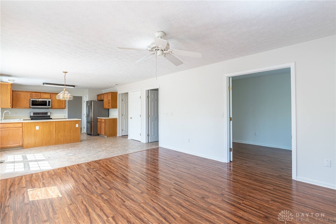 Miamisburg, Ohio 45342, United States, 4 Bedrooms Bedrooms, ,3 BathroomsBathrooms,Residential,Active,3932